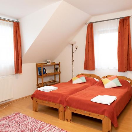 Liszt Apartman Печ Экстерьер фото