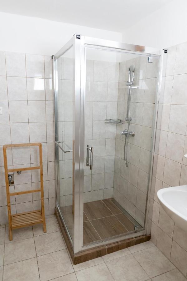 Liszt Apartman Печ Экстерьер фото