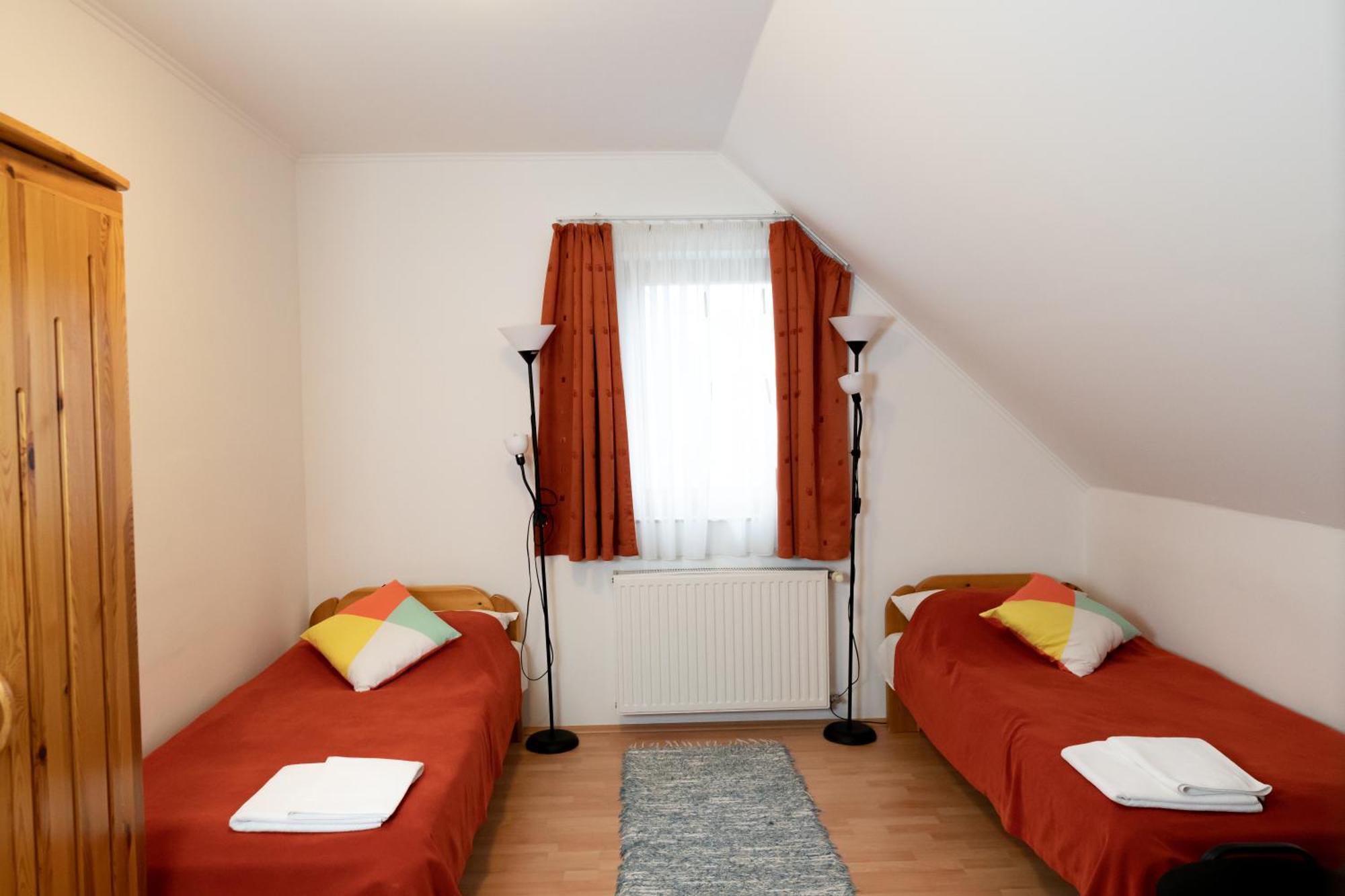 Liszt Apartman Печ Экстерьер фото