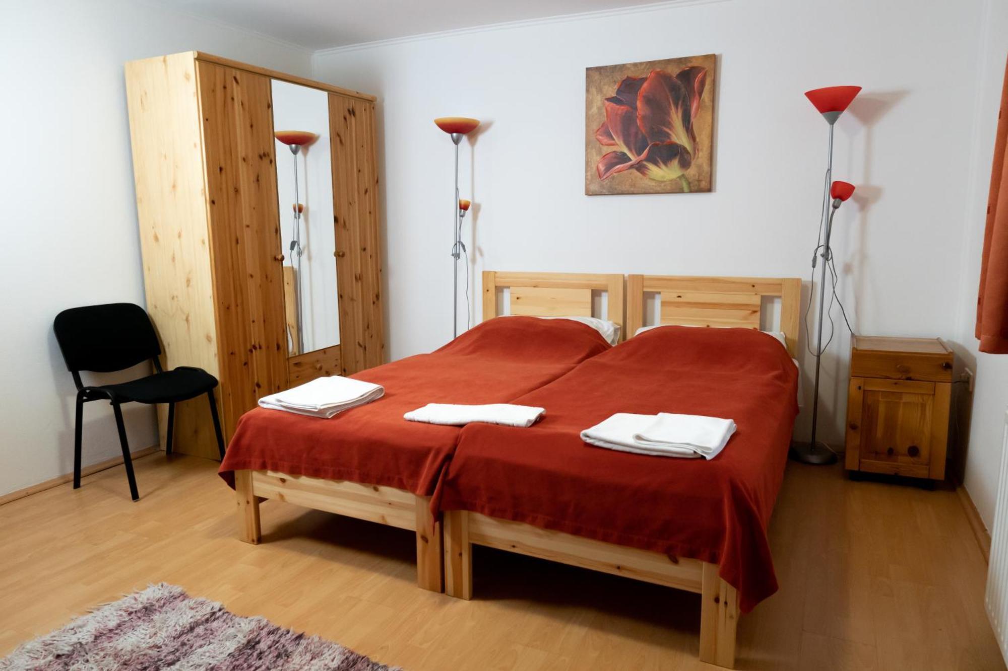 Liszt Apartman Печ Экстерьер фото